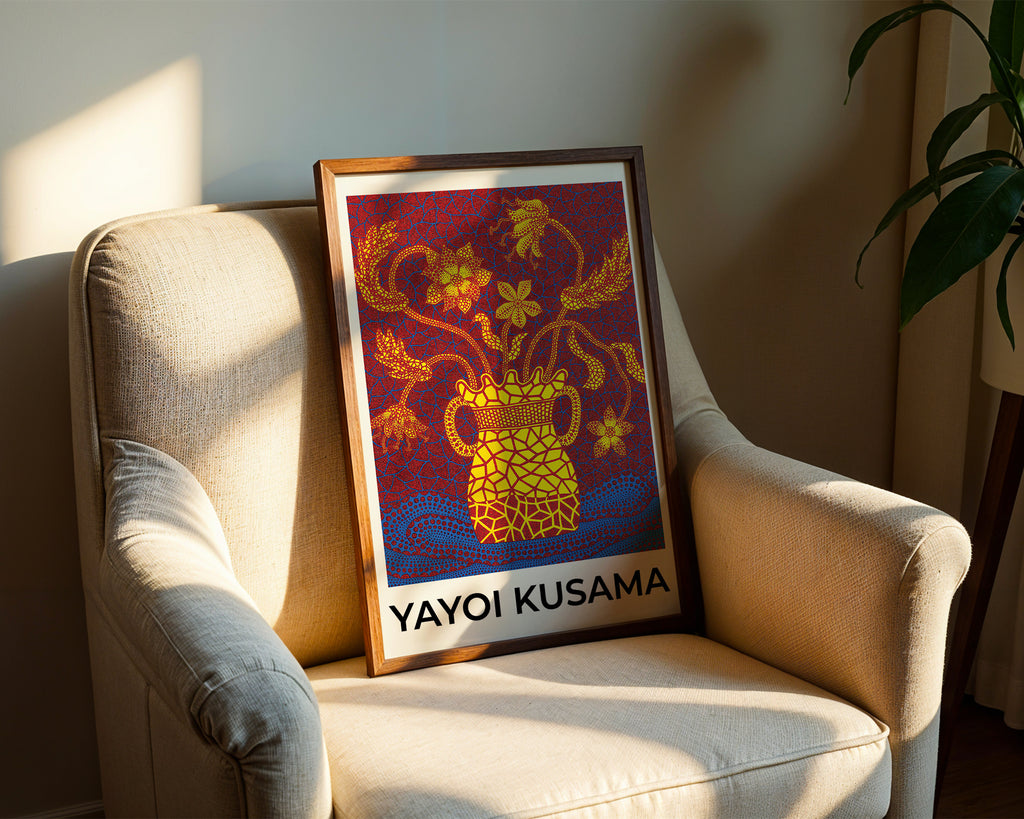 Yayoi Kusama Bloom Mosaic poster visualiserad på vägg – från Bozetto i hög kvalitet
