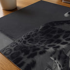 Leopard In Stride Poster – närbild på papper