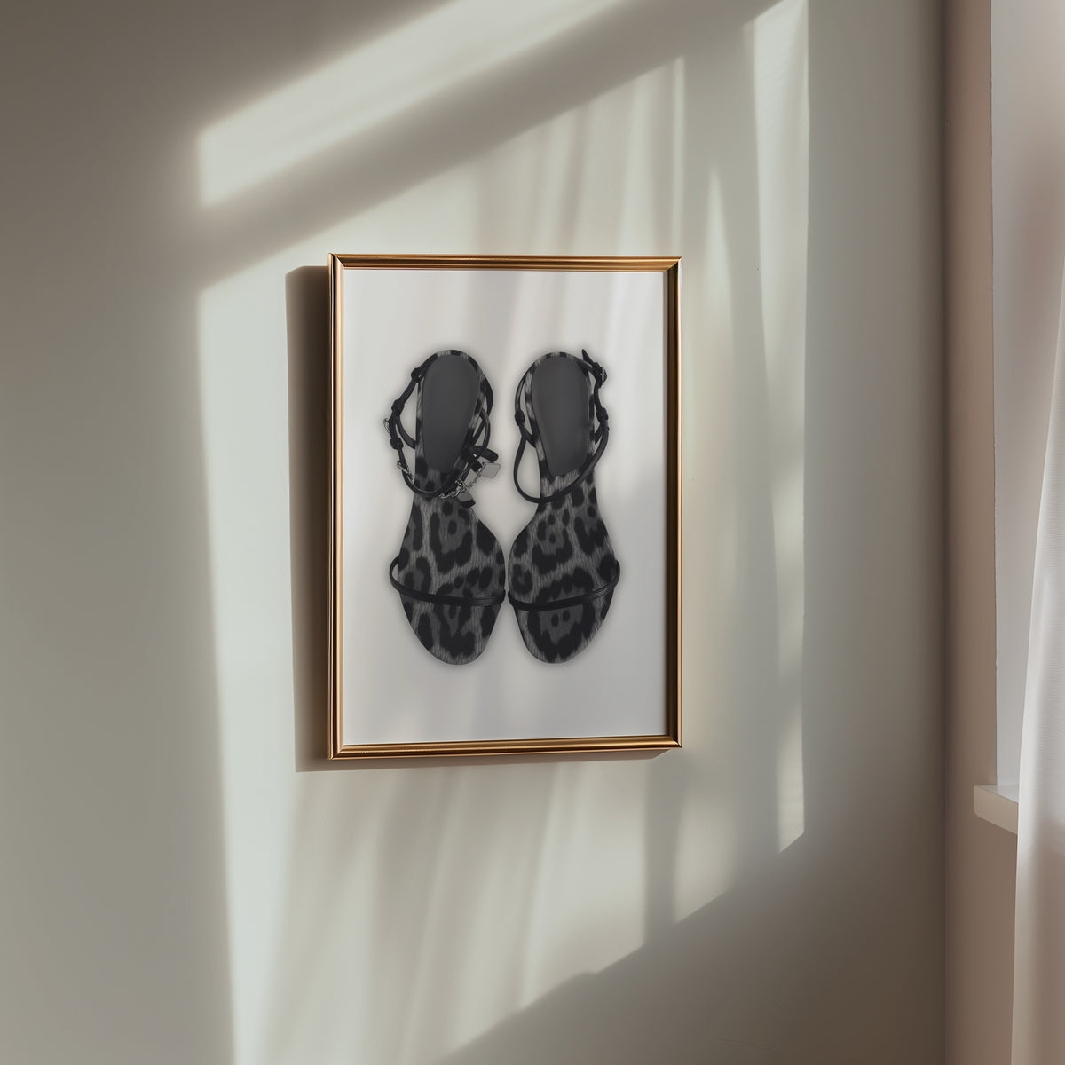 Spotted Strap Sandals Poster – i rum 1