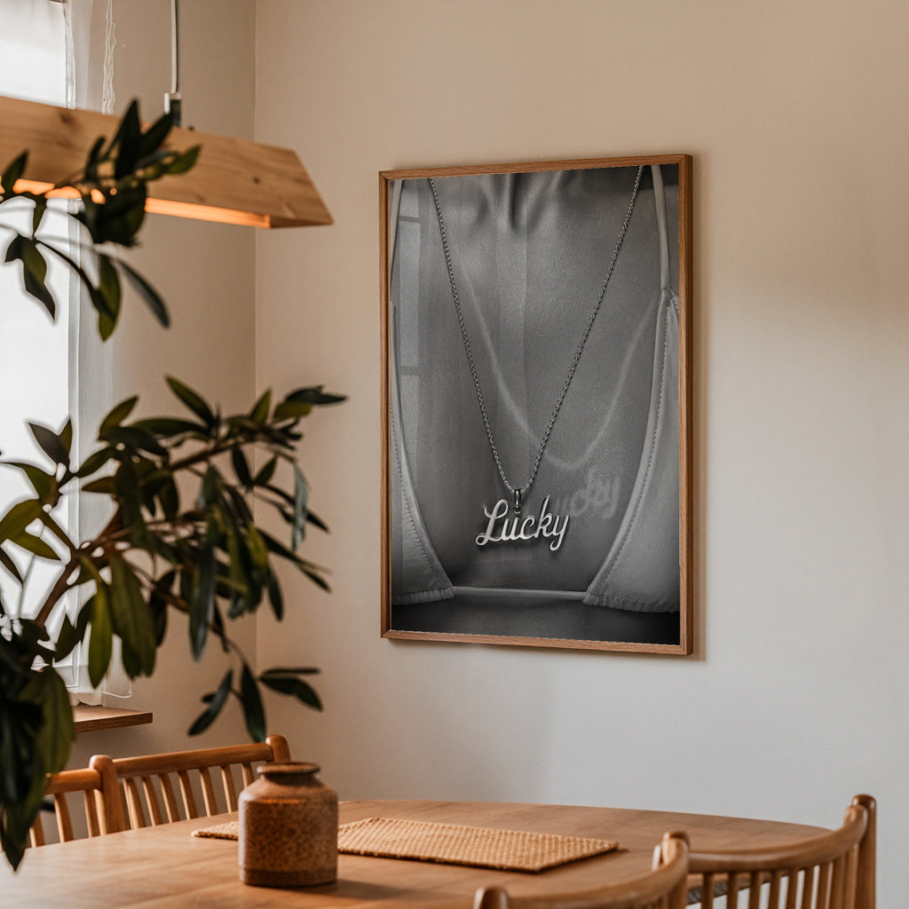 Silver Lucky Pendant Poster – i rum 2