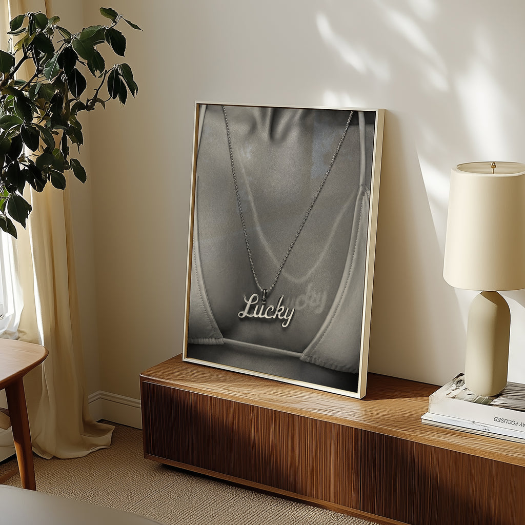 Silver Lucky Pendant Poster – i rum 4