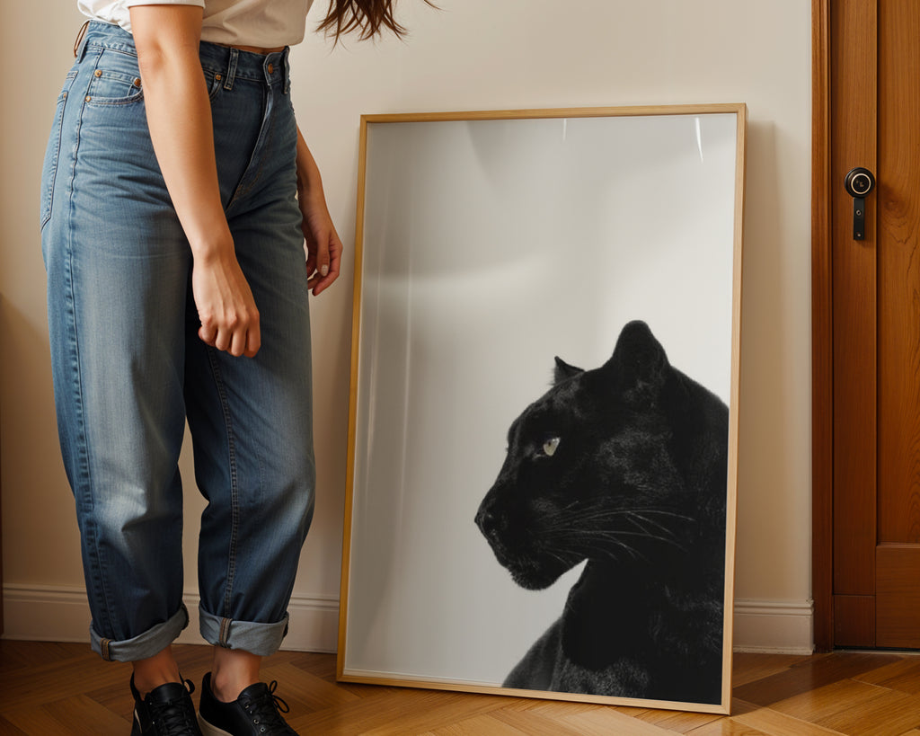 Väggmockup av Midnight Panther affisch på ljus tegelvägg – Bozetto konsttryck i hög tryckkvalitet