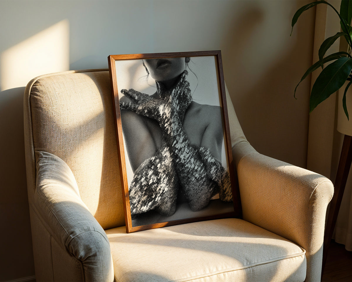 Sequin Elegance i väggmockup – konsttryck presenterat i verklig miljö av Bozetto