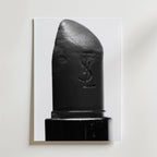Black Lipstick YSL – stilfullt konsttryck från Bozetto, tryckt på matt finpapper