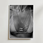 Chanel Essence – stilfullt konsttryck från Bozetto, tryckt på matt finpapper i hög tryckkvalitet