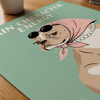 Main Character Energy Poster – närbild på papper