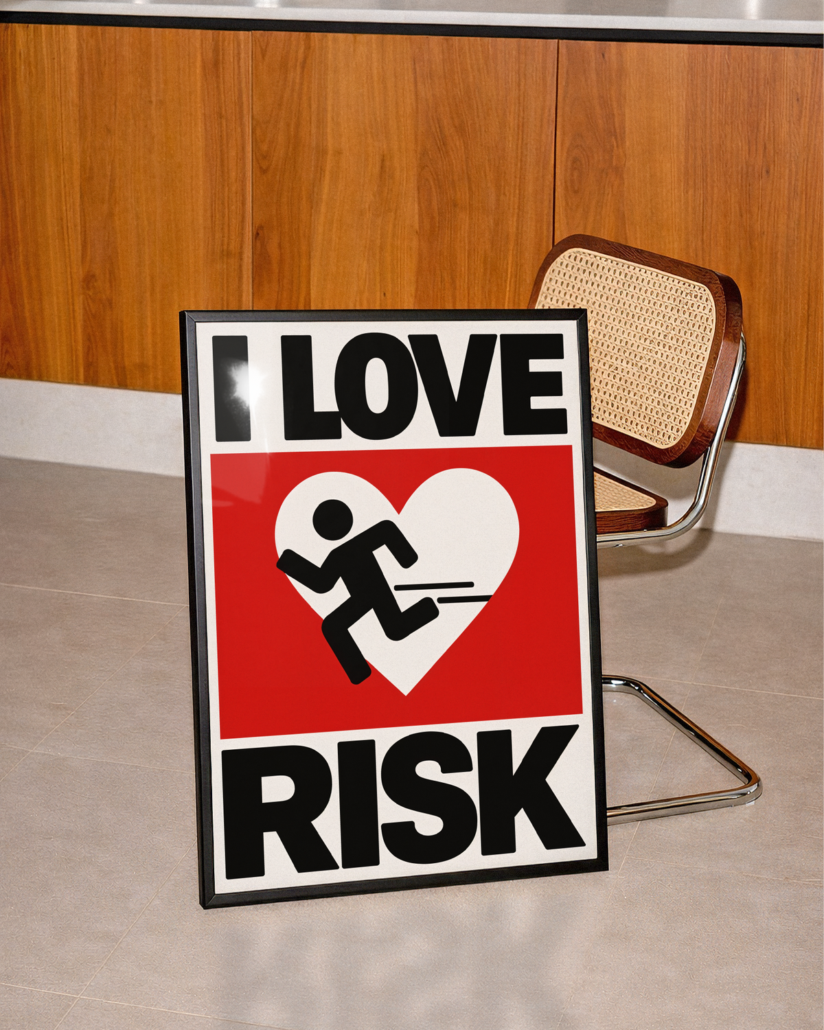 Väggmockup av Love Risk affisch på ljus tegelvägg – Bozetto konsttryck i hög tryckkvalitet