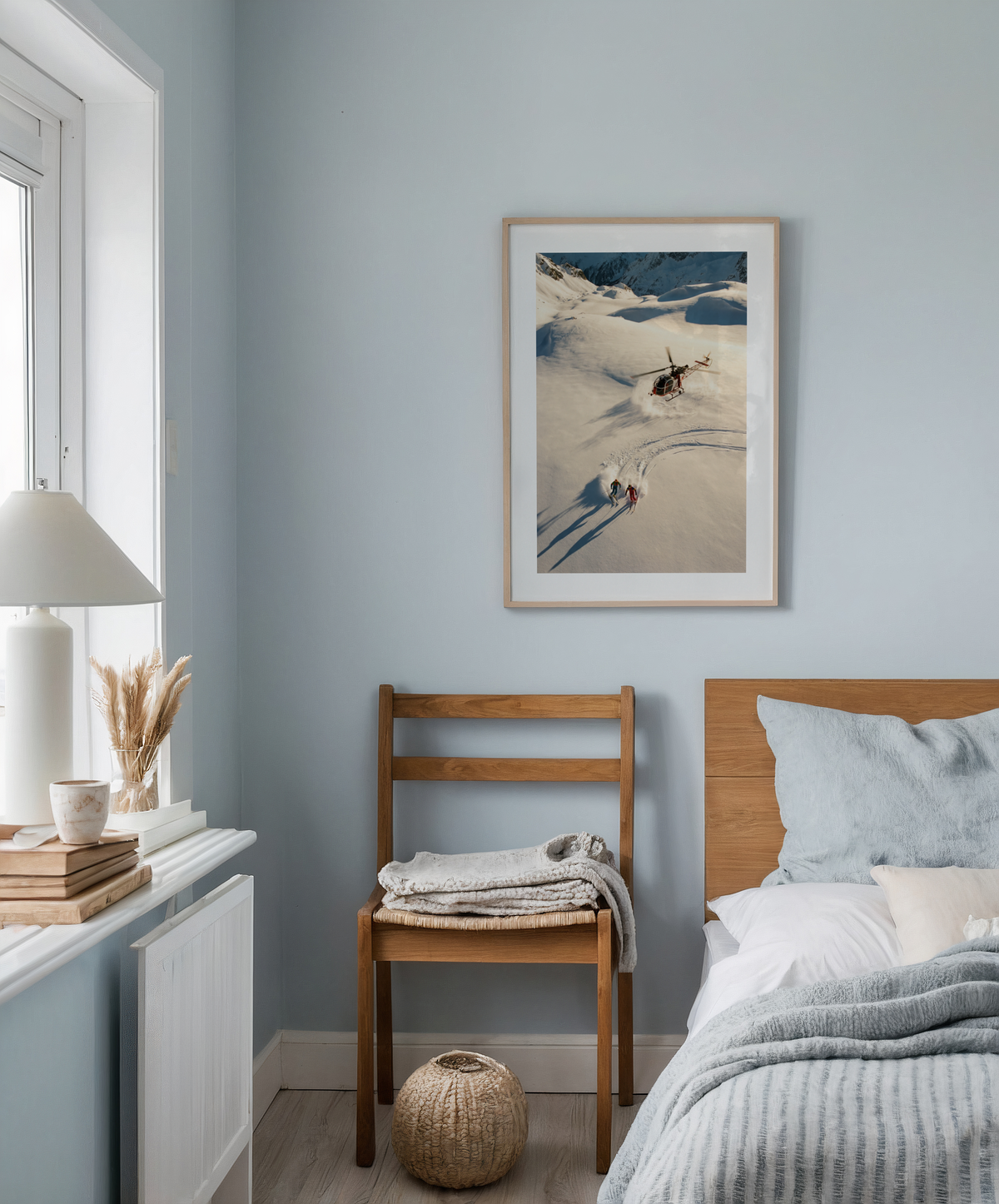 Mockup av Alpine Pursuit Prestige affisch på vägg – köp enkelt hos Bozetto i hög kvalitet