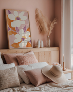 Mockup av Pink Peony Flower affisch på vägg – köp enkelt hos Bozetto i hög kvalitet