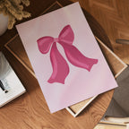 Pink Ribbon Charm poster i olika storlekar – köp enkelt hos Bozetto i hög kvalitet