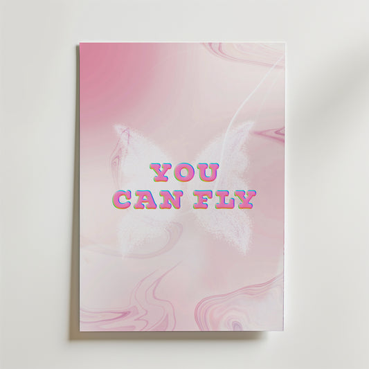 You Can Fly Poster by Bozetto har en färgstark, fet "YOU CAN FLY" text på en rosa marmorerad bakgrund med en subtil vit fjäril - en inspirerande affirmation poster perfekt för upplyftande sovrumsinredning.