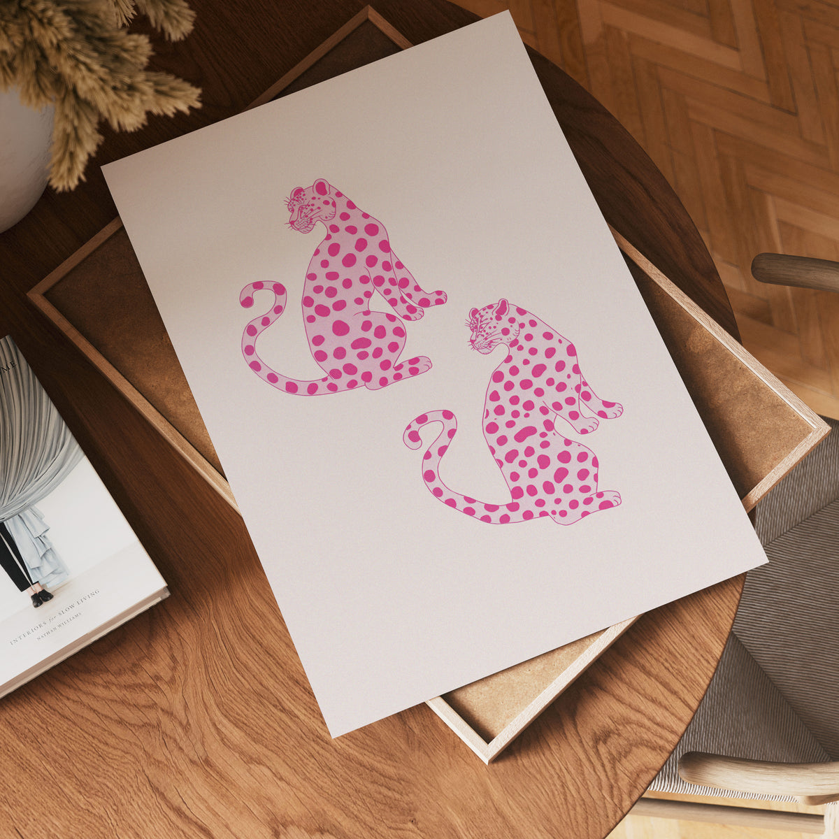 Pink Leopard Twins poster i olika storlekar – köp enkelt hos Bozetto i hög kvalitet