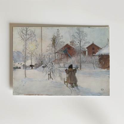 En Bozetto "Carl Larsson The Yard and Washhouse" affisch föreställer ett snöigt landskap i det fridfulla Sundborn, med kala träd, röda trähus och en person som åker släde under den milda vintersolen.