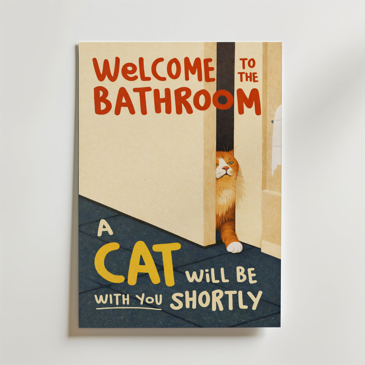 Bathroom Waiting Cat – stilfullt konsttryck från Bozetto, tryckt på matt finpapper