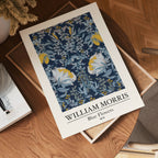 William Morris Blue Flowers – affisch med stilfullt motiv från Bozetto i hög kvalitet
