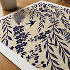William Morris Indigo Willow Silhouette Poster – närbild på papper