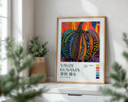 Väggmockup med Yayoi Kusama Carnival – köp enkelt hos Bozetto affisch i hög kvalitet