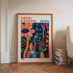 Yayoi Kusama Midnight Floral – stilfullt konsttryck från Bozetto, tryckt på matt finpapper