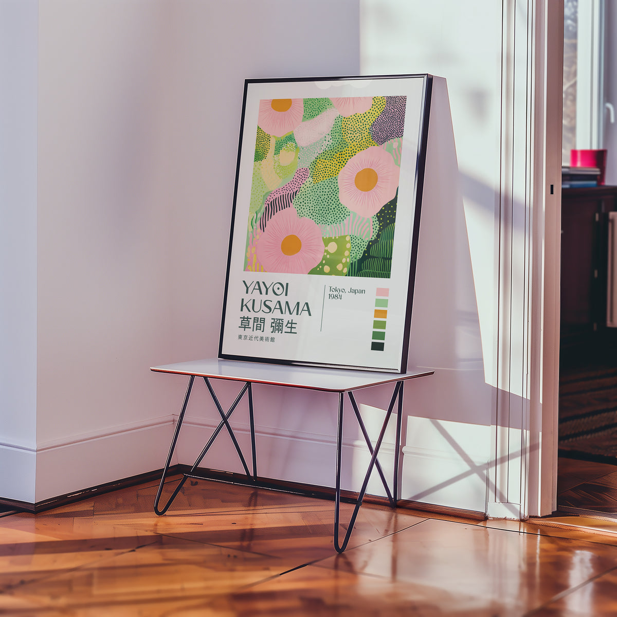 Yayoi Kusama Soft Green poster visualiserad på vägg – från Bozetto i hög kvalitet