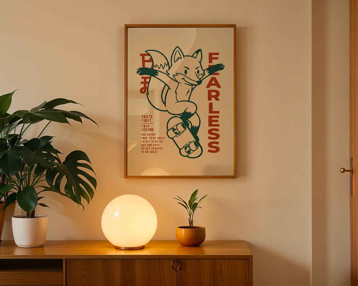 Kickflip Fox Poster – streetwearmotiv ovanför möbel i hemmiljö, tryckt i Sverige