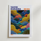 Mockup av Yayoi Kusama Golden Cloud affisch på vägg – köp enkelt hos Bozetto i hög kvalitet