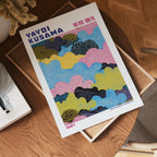 Yayoi Kusama Cotton Candy poster visualiserad på vägg – från Bozetto i hög kvalitet
