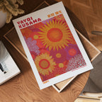 Väggmockup av Yayoi Kusama Blooming affisch på ljus vägg – Bozetto konsttryck – nr 2