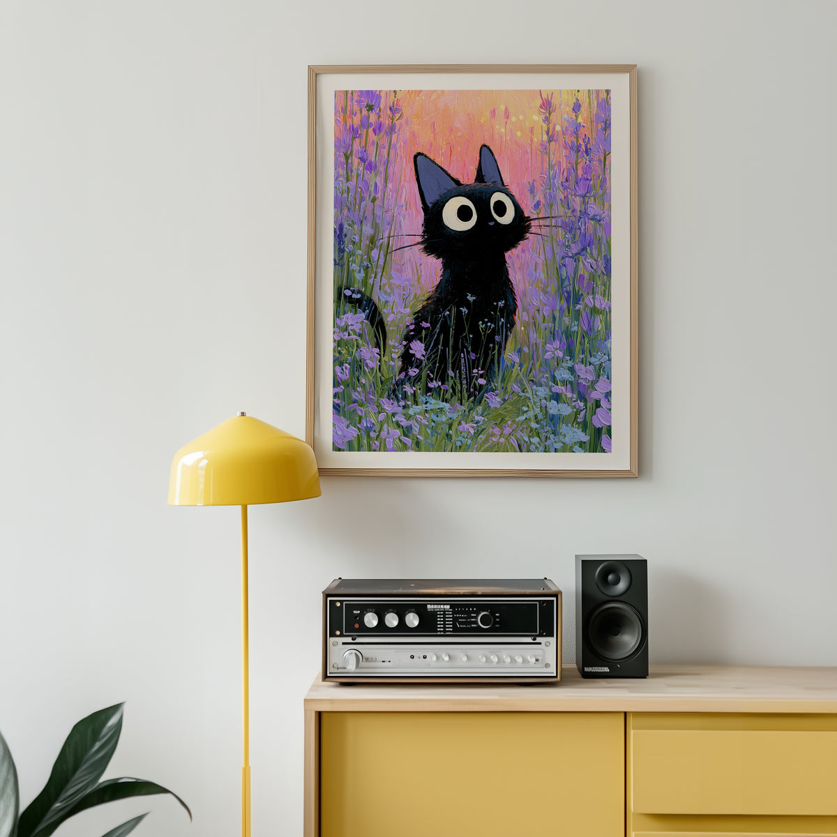 Cat in Violette Meadow Poster med passepartout i ram i inrett rum